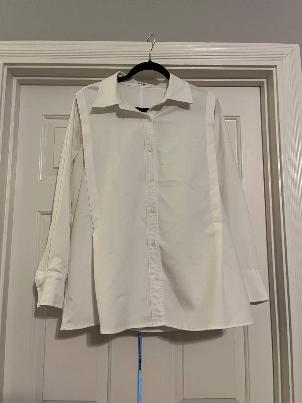 Women's White Button-Down Shirt with Classic Collar